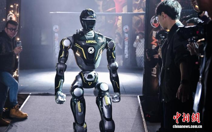Ultimate Robot Knockout Legend EngineAI T800 Robots
